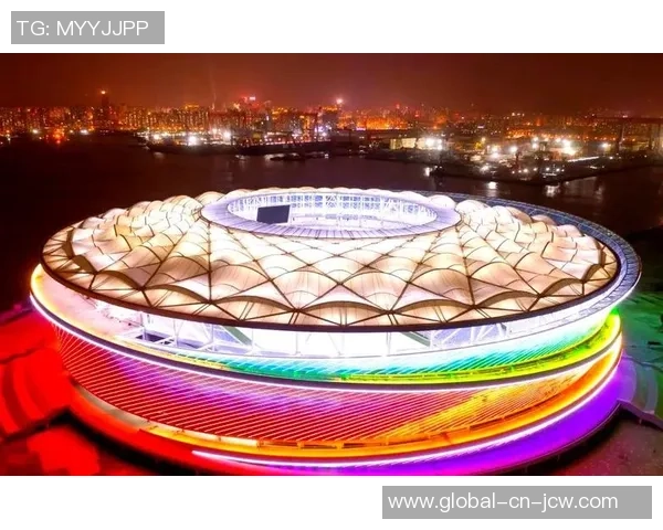 大连足球雕塑展现城市精神与足球文化的完美结合与传承 大连足球雕塑展现城市精神与足球文化的完美结合与传承